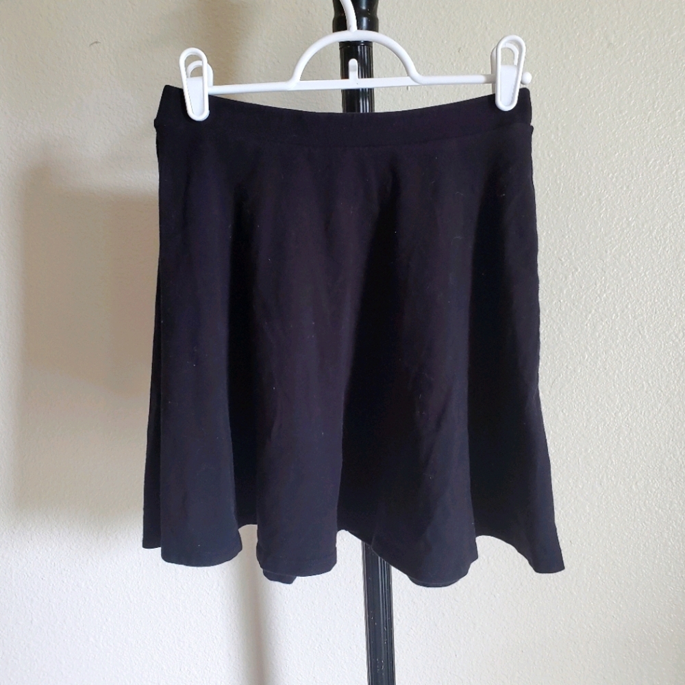 B2G1 FREE, Skater skirt